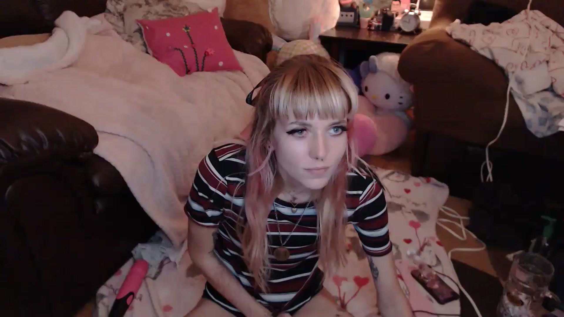 Gallery image thumbnail from Aspen_Elise's myfreecams stream on, 08/20/2024, 11:12 image 9 of 20