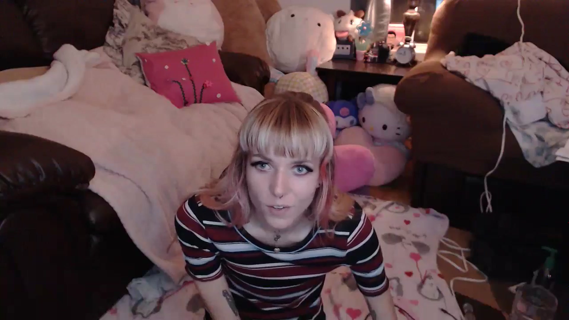 Gallery image thumbnail from Aspen_Elise's myfreecams stream on, 08/20/2024, 11:12 image 20 of 20