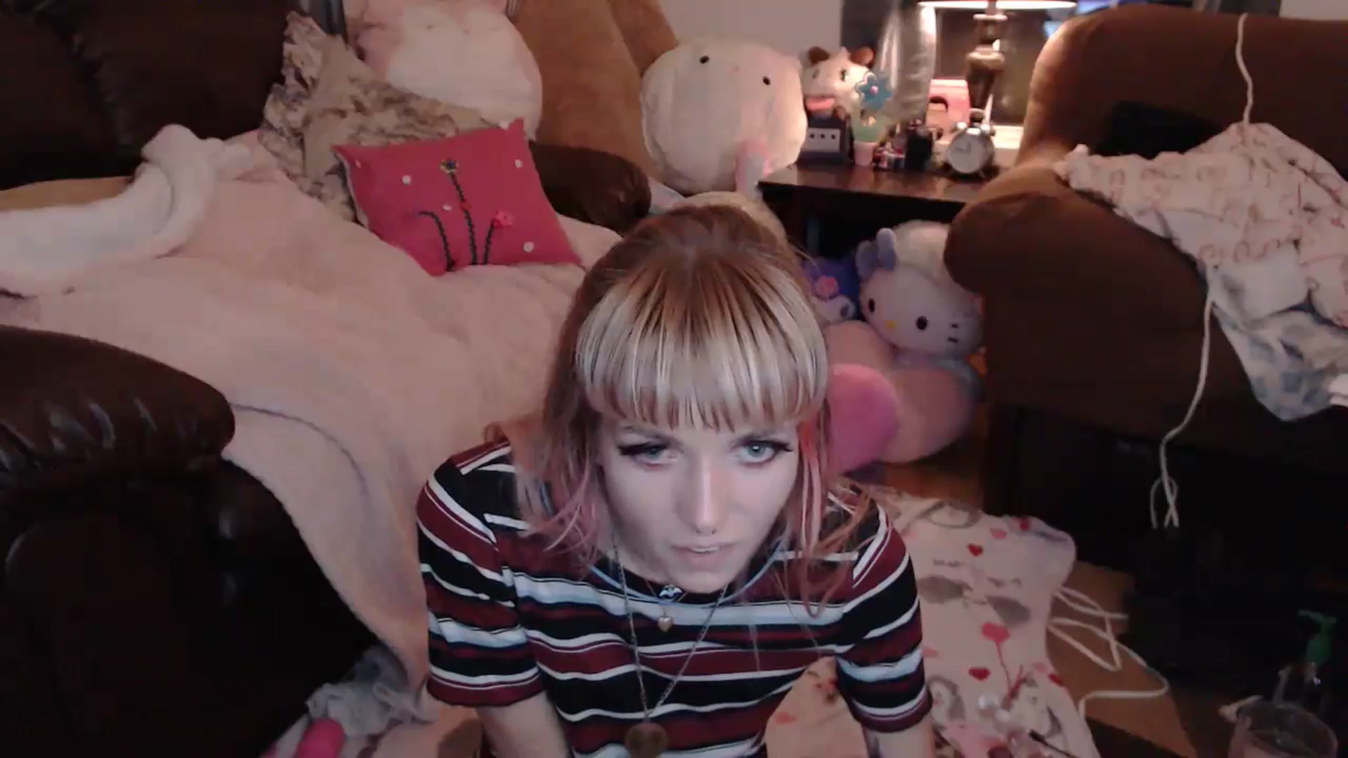 Gallery image thumbnail from Aspen_Elise's myfreecams stream on, 08/20/2024, 11:12 image 6 of 20