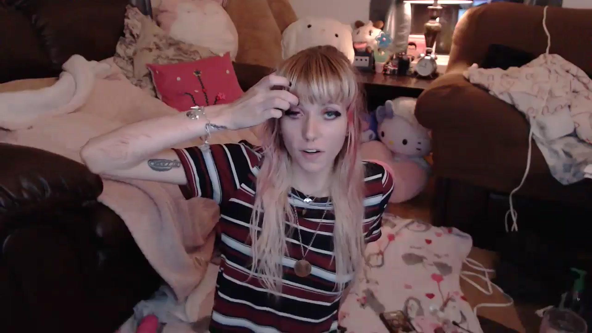 Gallery image thumbnail from Aspen_Elise's myfreecams stream on, 08/20/2024, 11:12 image 4 of 20