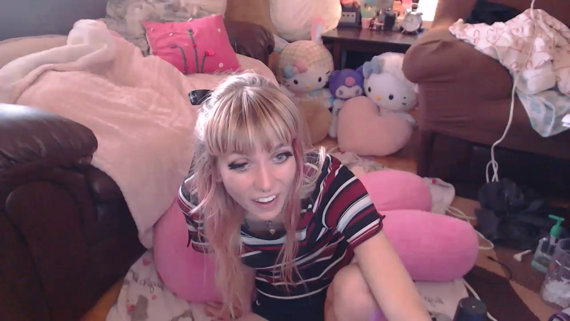 Gallery image thumbnail from Aspen_Elise's myfreecams stream on, 08/20/2024, 12:32 image 18 of 20