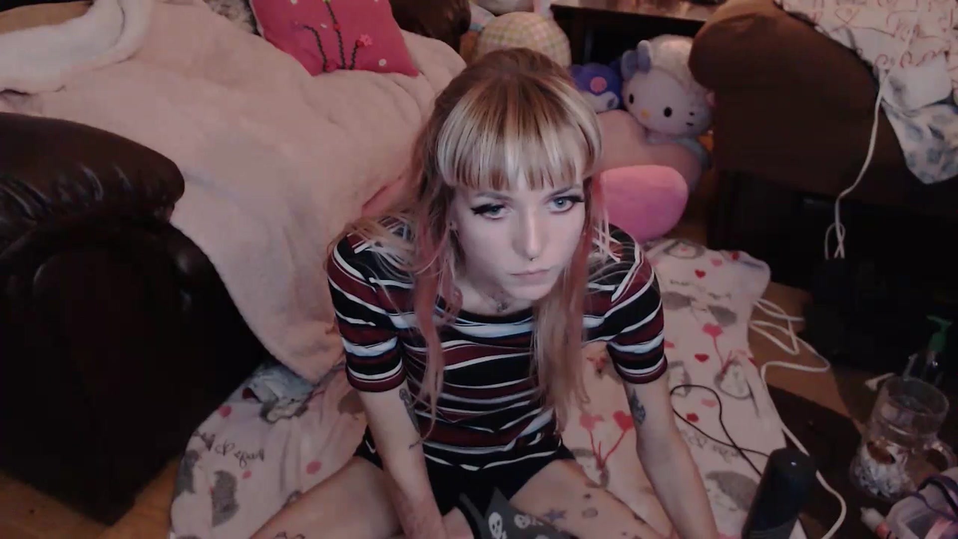 Gallery image thumbnail from Aspen_Elise's myfreecams stream on, 08/20/2024, 12:32 image 4 of 20