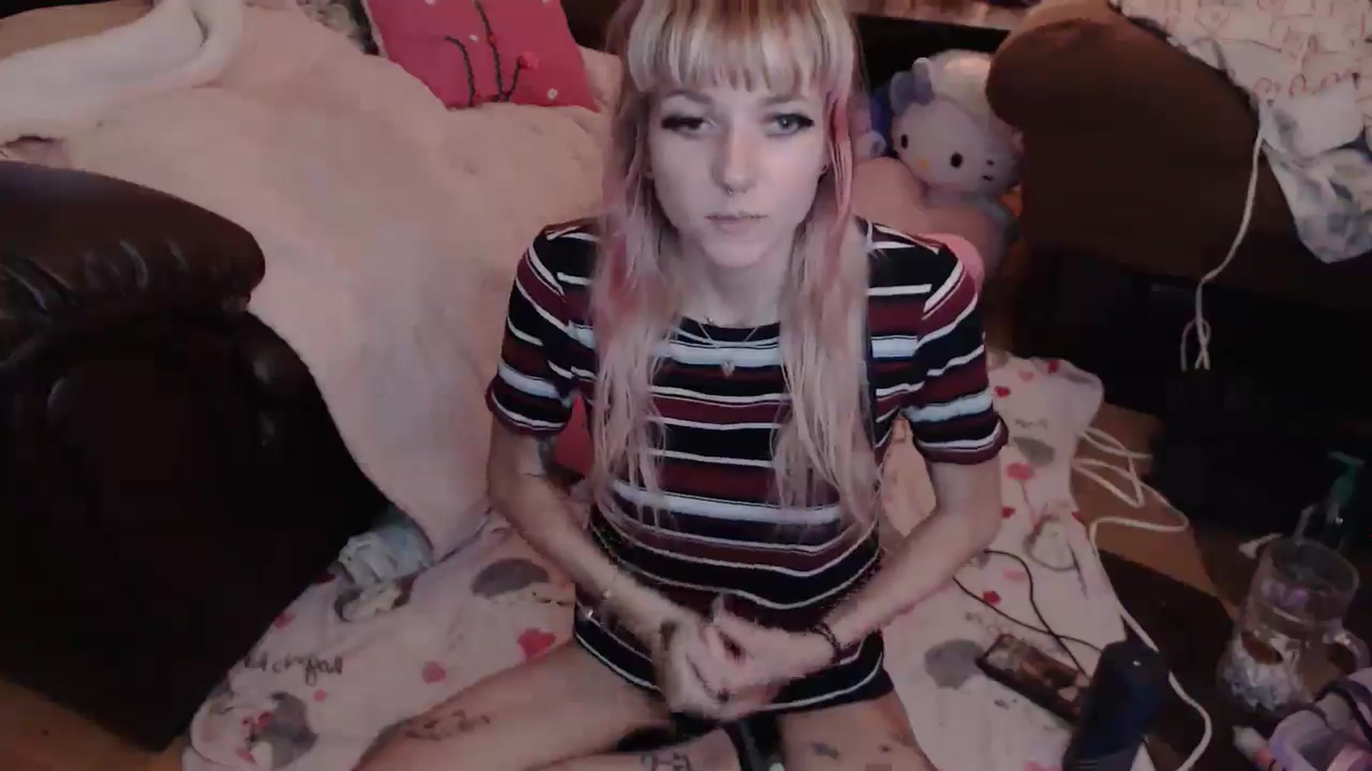 Gallery image thumbnail from Aspen_Elise's myfreecams stream on, 08/20/2024, 12:32 image 7 of 20
