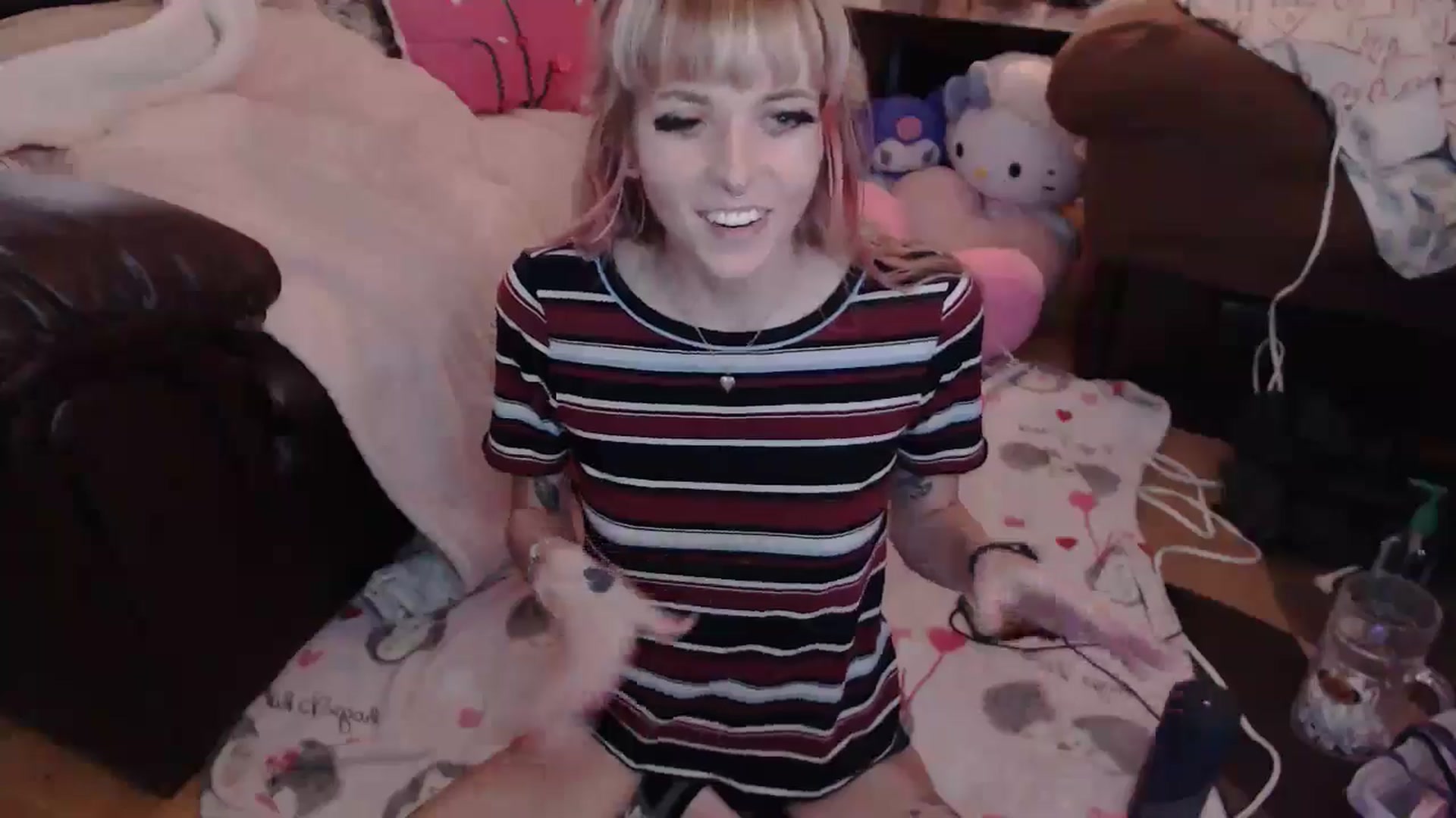 Gallery image thumbnail from Aspen_Elise's myfreecams stream on, 08/20/2024, 12:32 image 12 of 20