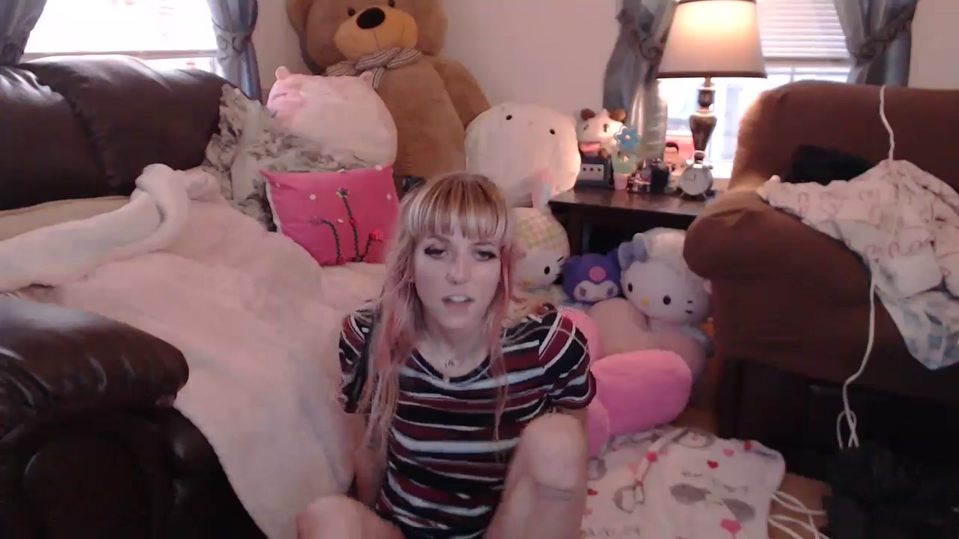 Gallery image thumbnail from Aspen_Elise's myfreecams stream on, 08/20/2024, 12:32 image 14 of 20