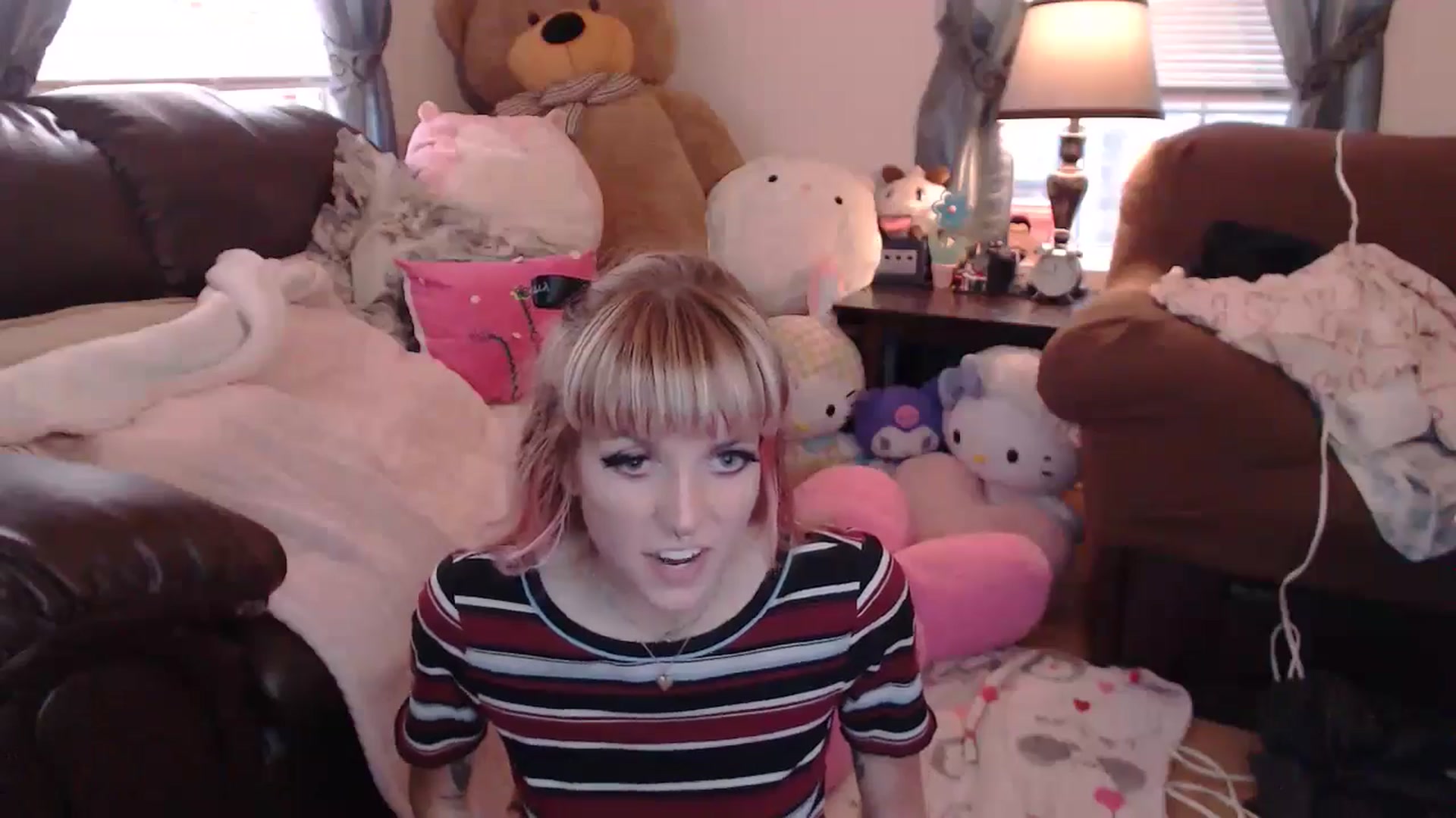 Gallery image thumbnail from Aspen_Elise's myfreecams stream on, 08/20/2024, 12:32 image 15 of 20