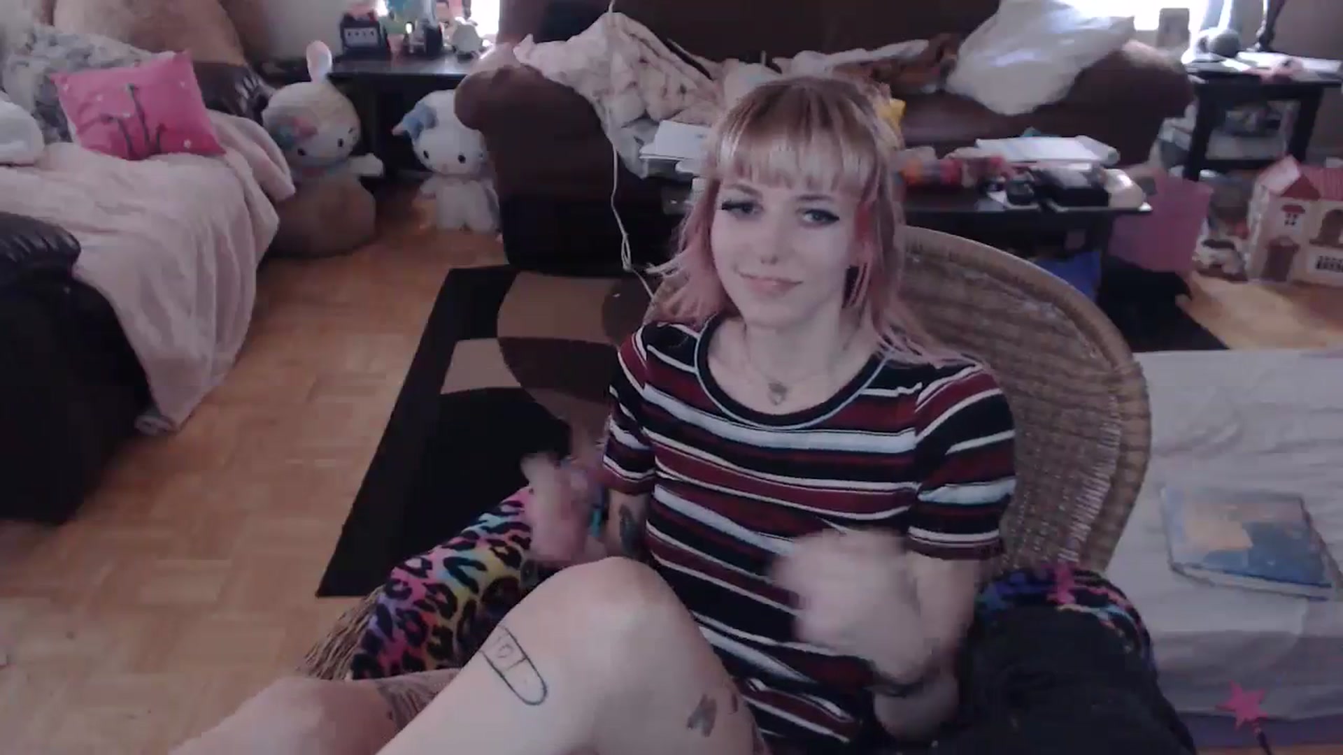Gallery image thumbnail from Aspen_Elise's myfreecams stream on, 08/20/2024, 16:02 image 19 of 20