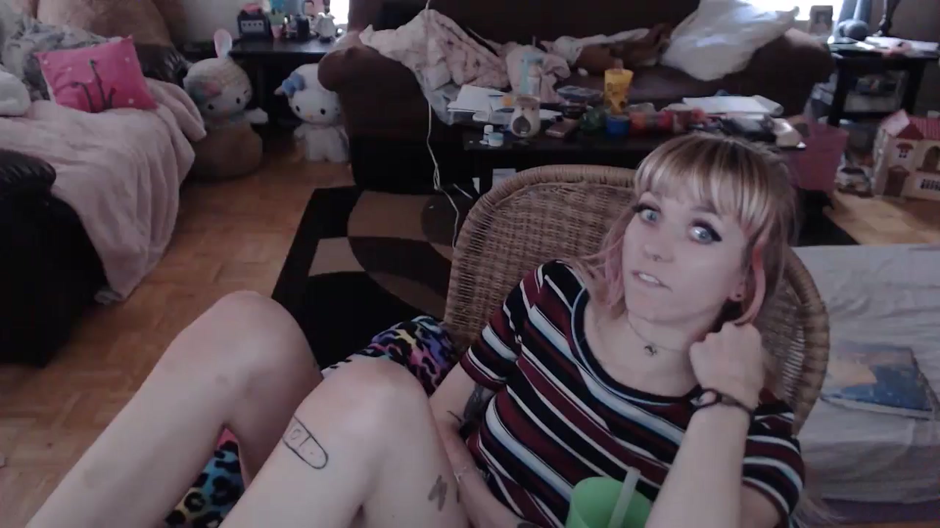 Gallery image thumbnail from Aspen_Elise's myfreecams stream on, 08/20/2024, 16:20 image 3 of 20