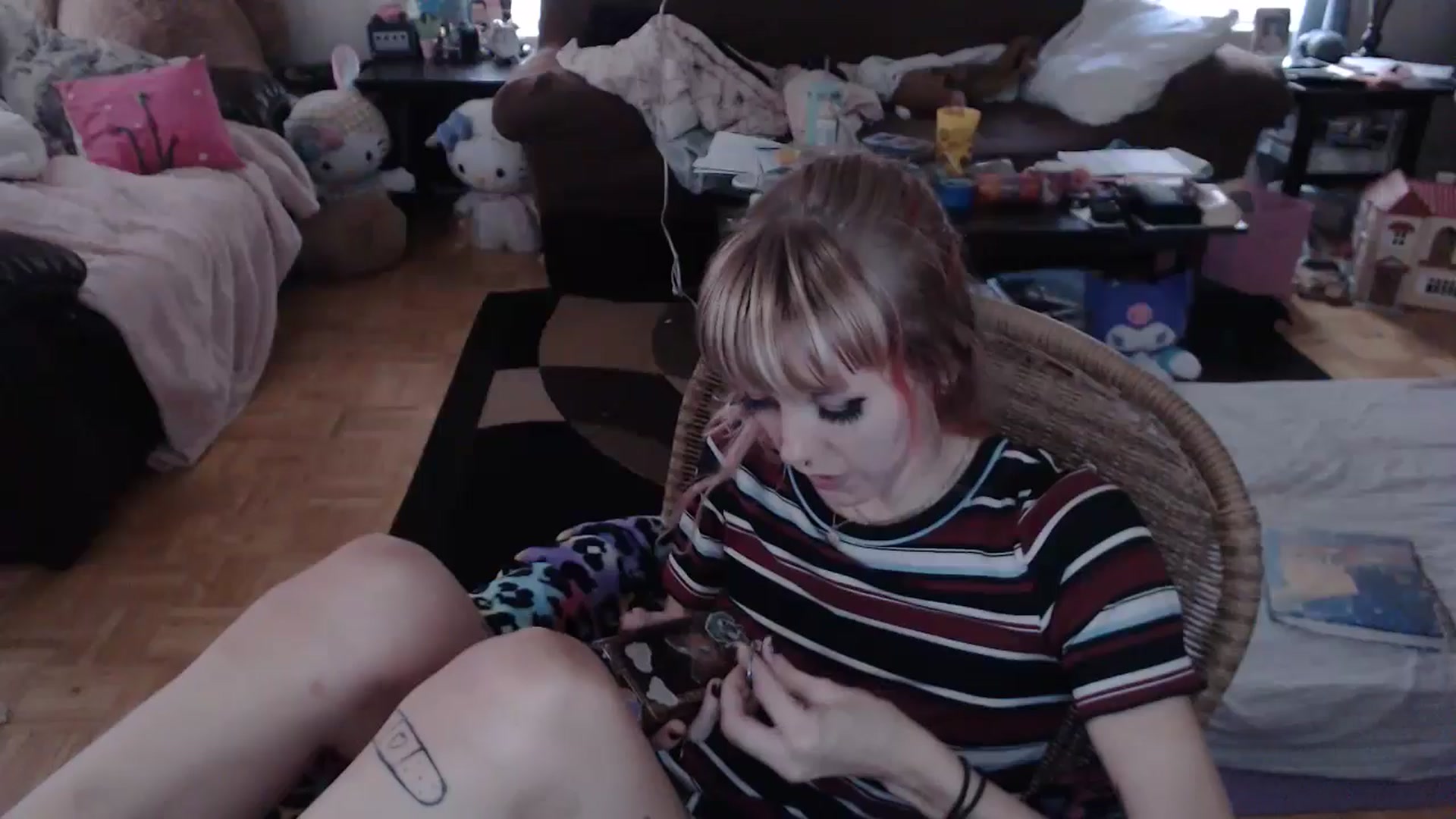 Gallery image thumbnail from Aspen_Elise's myfreecams stream on, 08/20/2024, 16:20 image 19 of 20
