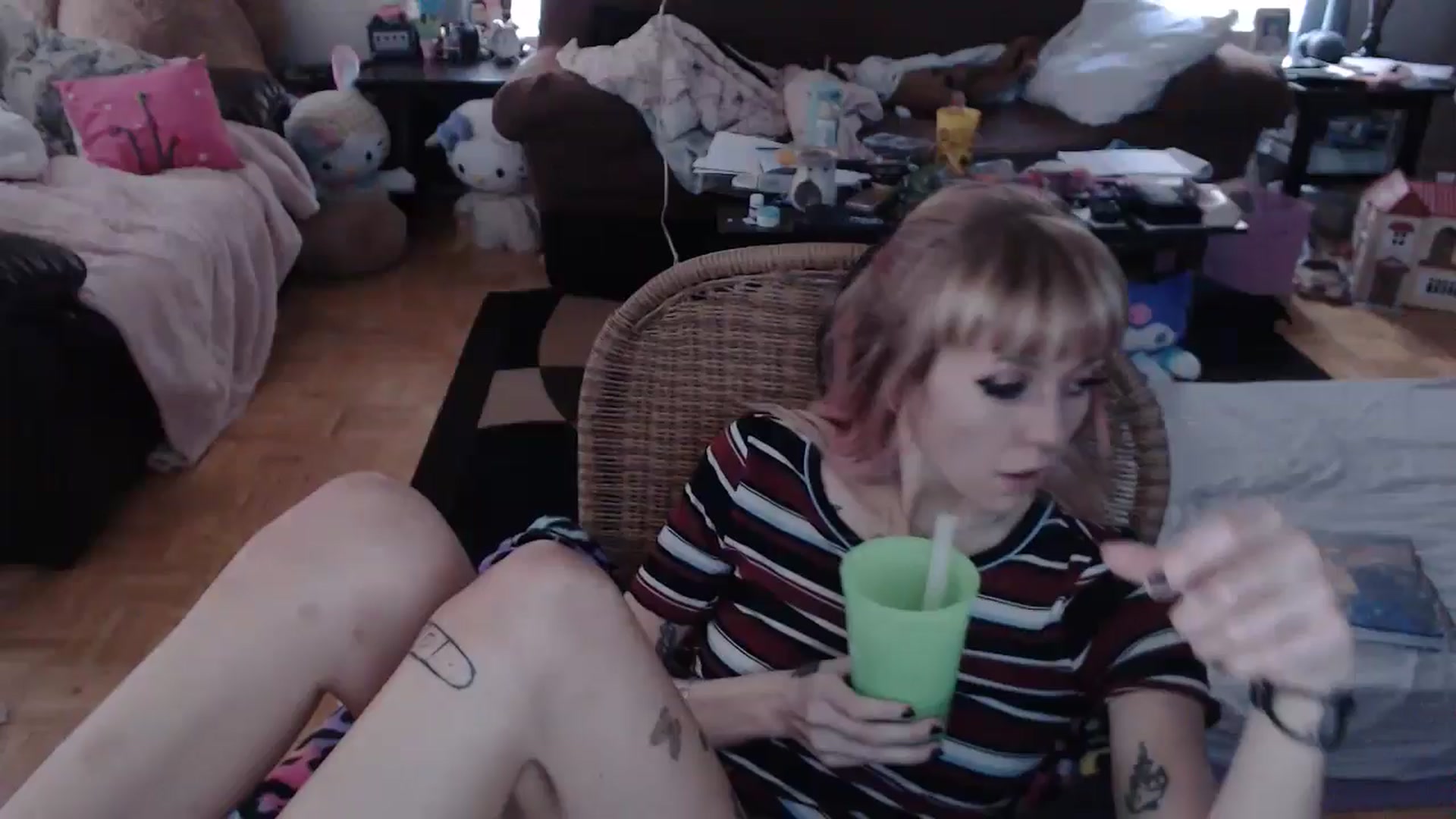 Gallery image thumbnail from Aspen_Elise's myfreecams stream on, 08/20/2024, 16:20 image 4 of 20