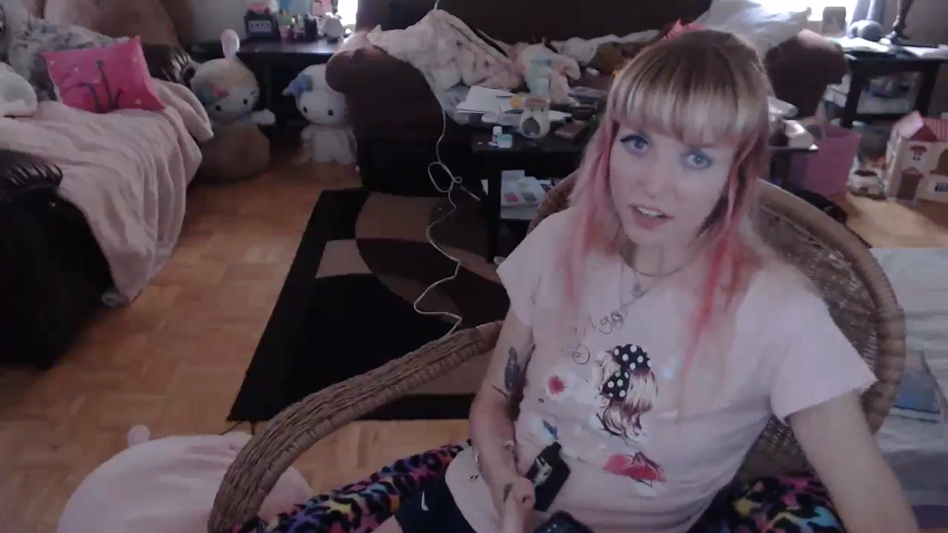 Gallery image thumbnail from Aspen_Elise's myfreecams stream on, 08/20/2024, 20:11 image 5 of 20