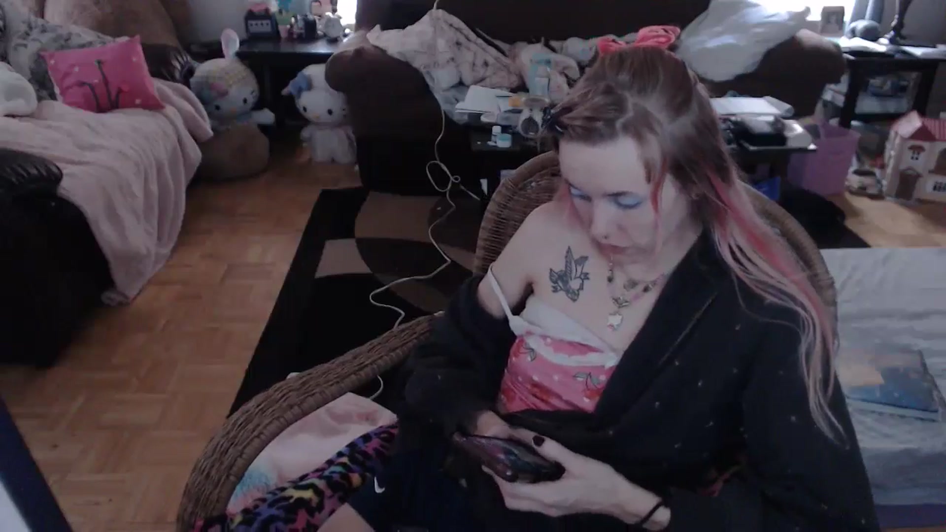 Gallery image thumbnail from Aspen_Elise's myfreecams stream on, 08/20/2024, 20:11 image 2 of 20