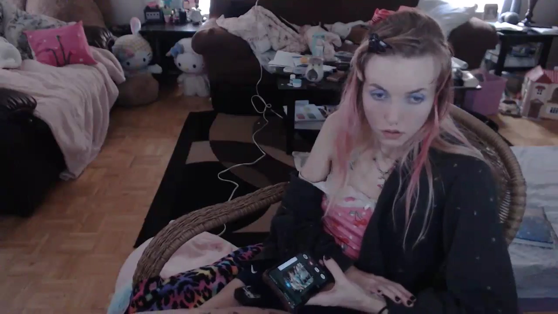 Gallery image thumbnail from Aspen_Elise's myfreecams stream on, 08/20/2024, 20:11 image 3 of 20
