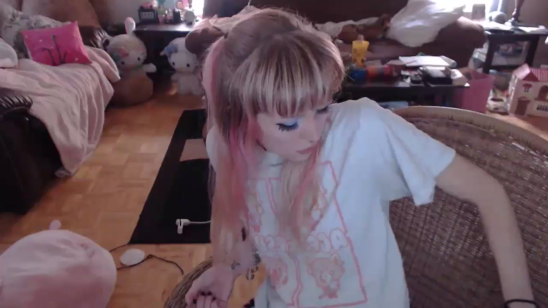 Gallery image thumbnail from Aspen_Elise's myfreecams stream on, 08/20/2024, 20:11 image 13 of 20