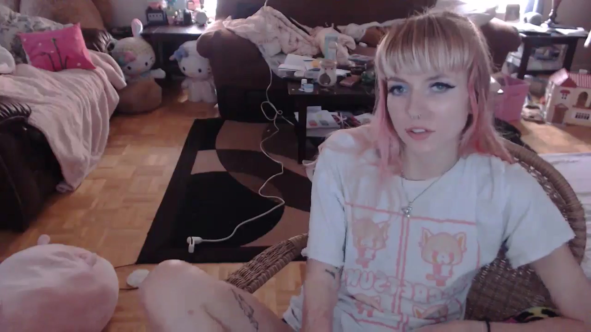 Gallery image thumbnail from Aspen_Elise's myfreecams stream on, 08/20/2024, 20:11 image 16 of 20