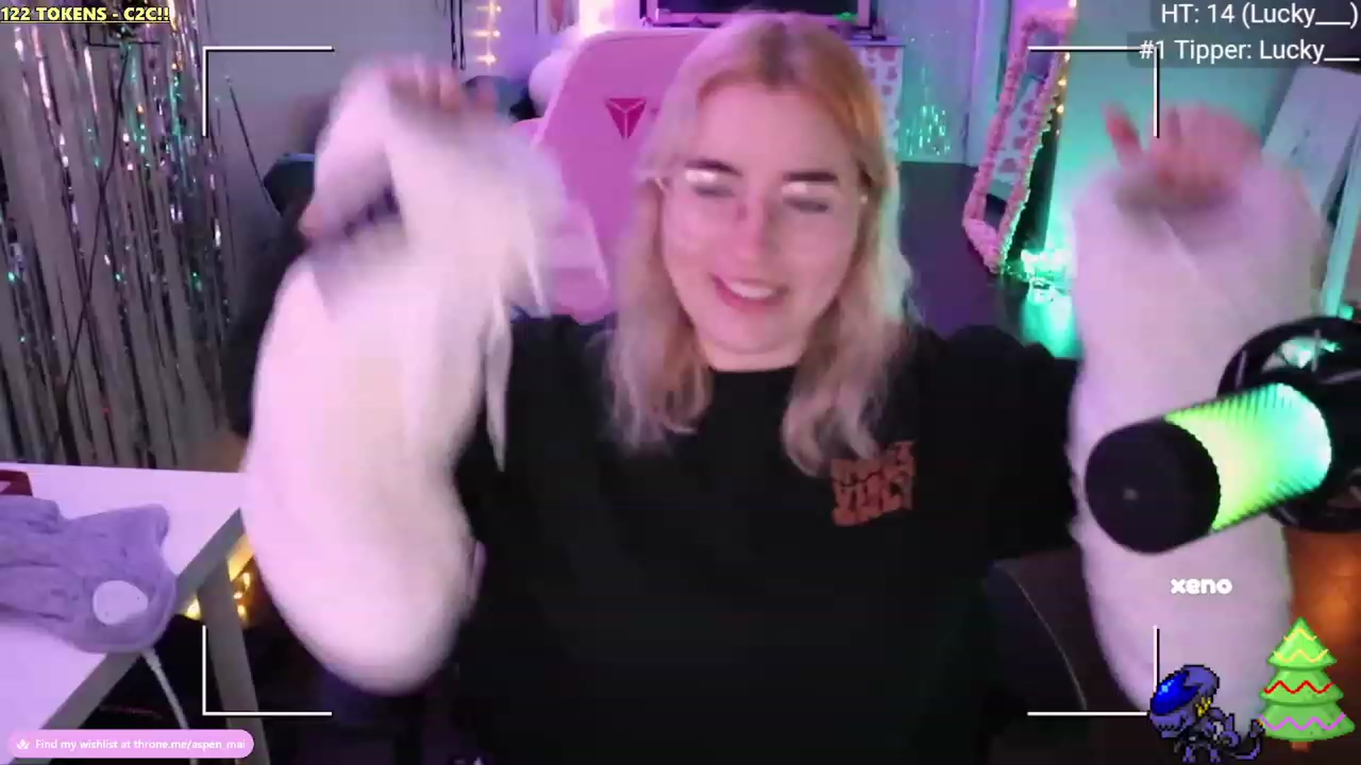 Gallery image thumbnail from Aspen_Mai's myfreecams stream on, 01/02/2023, 02:22 image 8 of 20