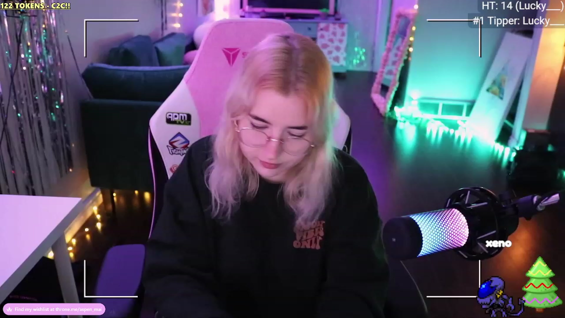 Gallery image thumbnail from Aspen_Mai's myfreecams stream on, 01/02/2023, 02:22 image 15 of 20