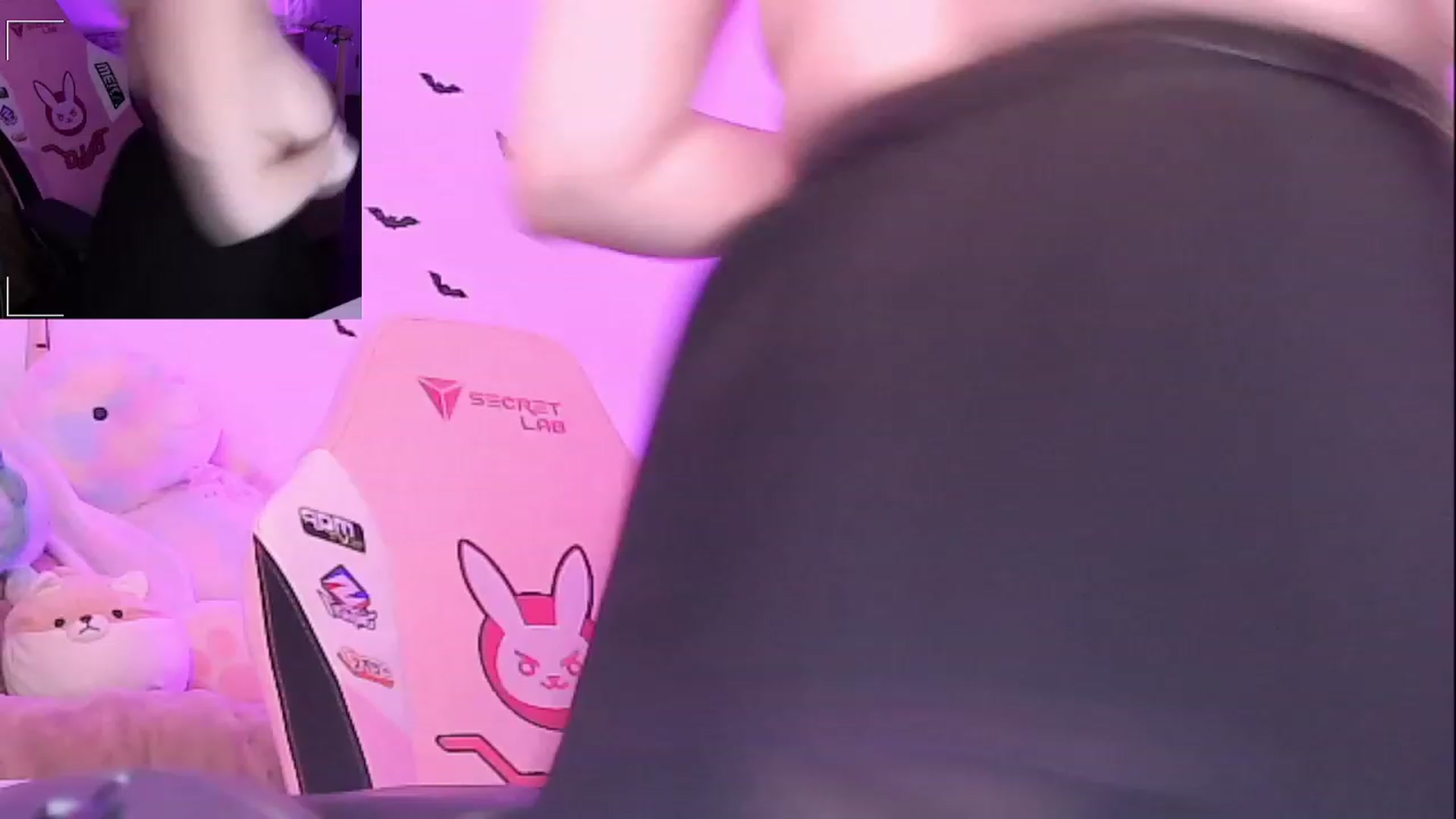 Gallery image thumbnail from Aspen_Mai's myfreecams stream on, 04/07/2023, 07:32 image 11 of 20