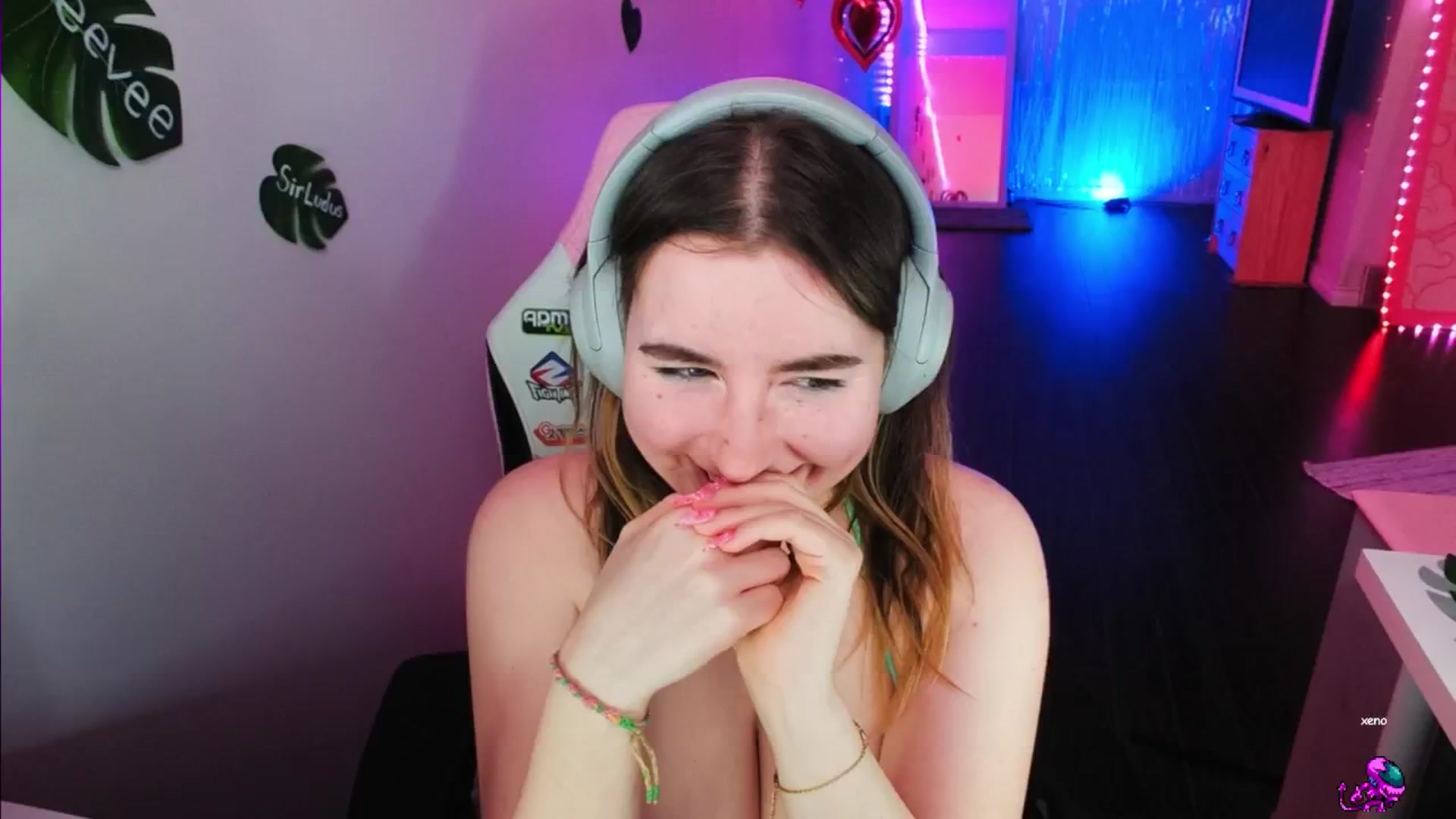 Gallery image thumbnail from Aspen_Mai's myfreecams stream on, 03/11/2025, 21:49 image 15 of 20