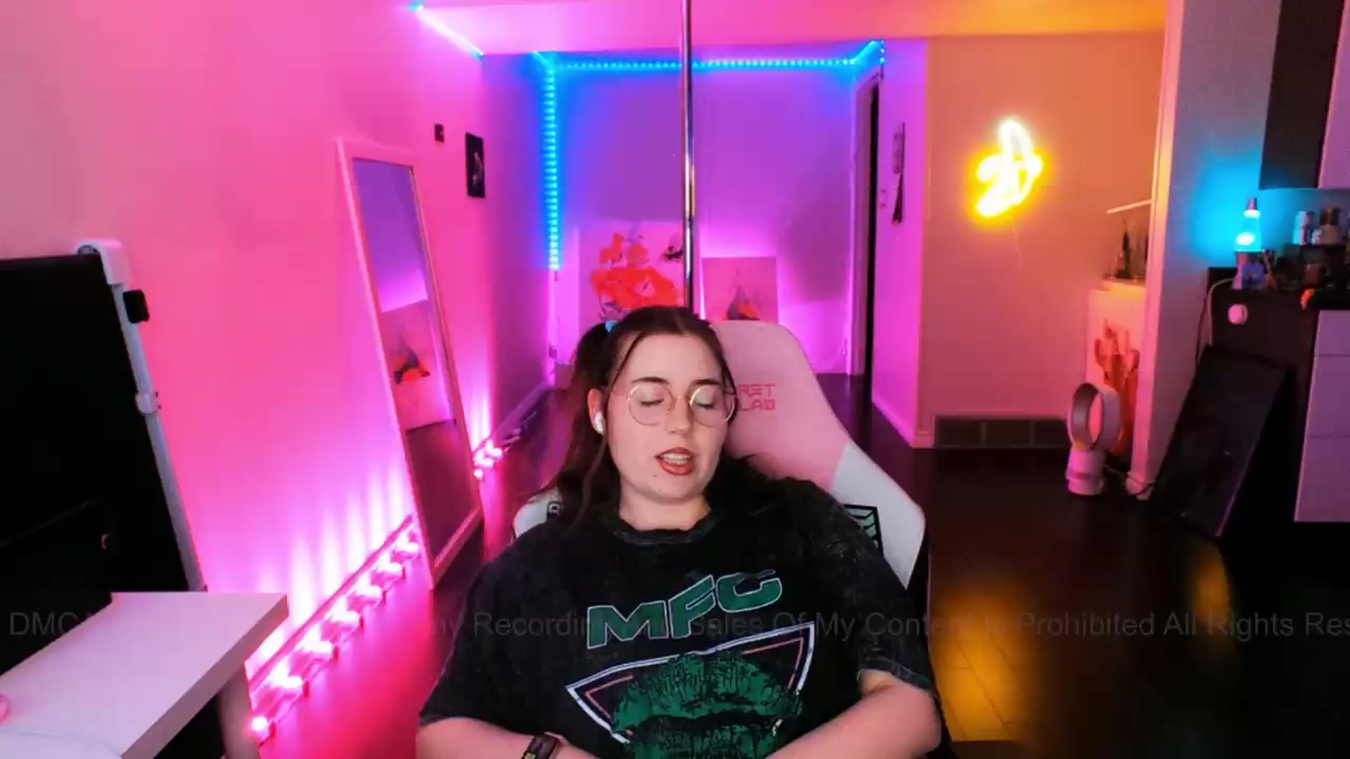 Gallery image thumbnail from Aspen_Mai's myfreecams stream on, 05/16/2026, 07:19 image 9 of 20