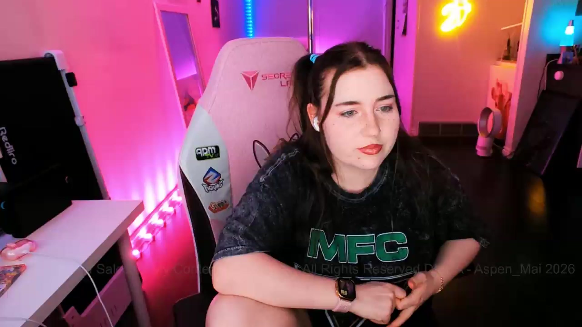 Gallery image thumbnail from Aspen_Mai's myfreecams stream on, 05/16/2026, 07:19 image 3 of 20