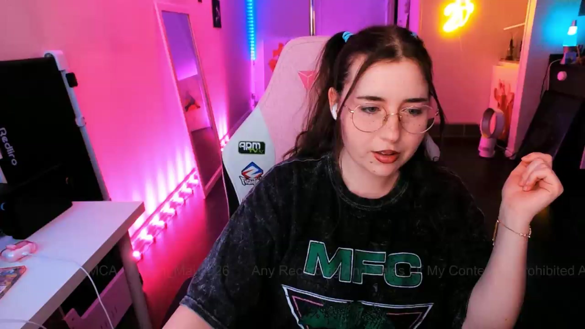 Gallery image thumbnail from Aspen_Mai's myfreecams stream on, 05/16/2026, 07:19 image 5 of 20