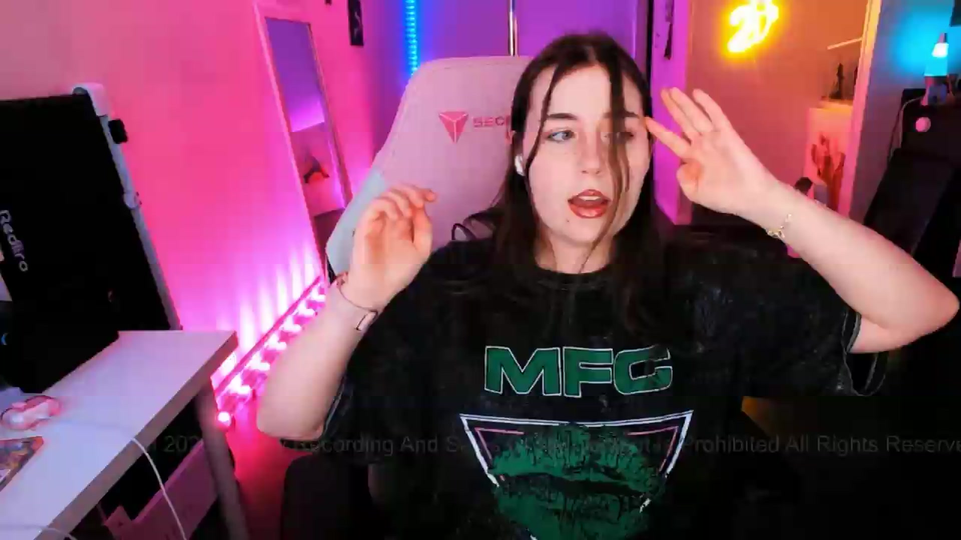 Gallery image thumbnail from Aspen_Mai's myfreecams stream on, 05/16/2026, 07:19 image 2 of 20