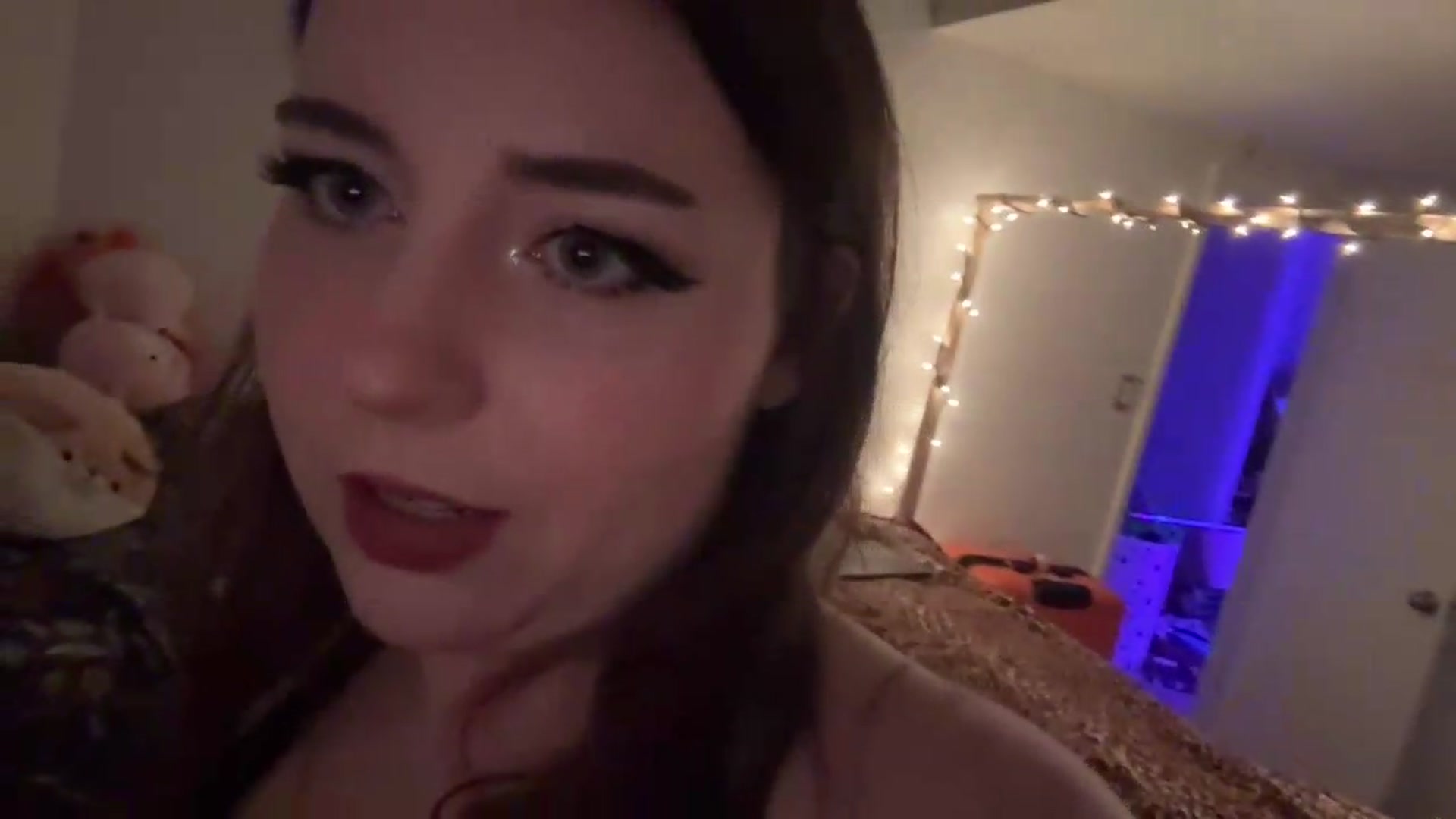 Gallery image thumbnail from Aspen_Mai's myfreecams stream on, 08/10/2026, 09:40 image 3 of 20