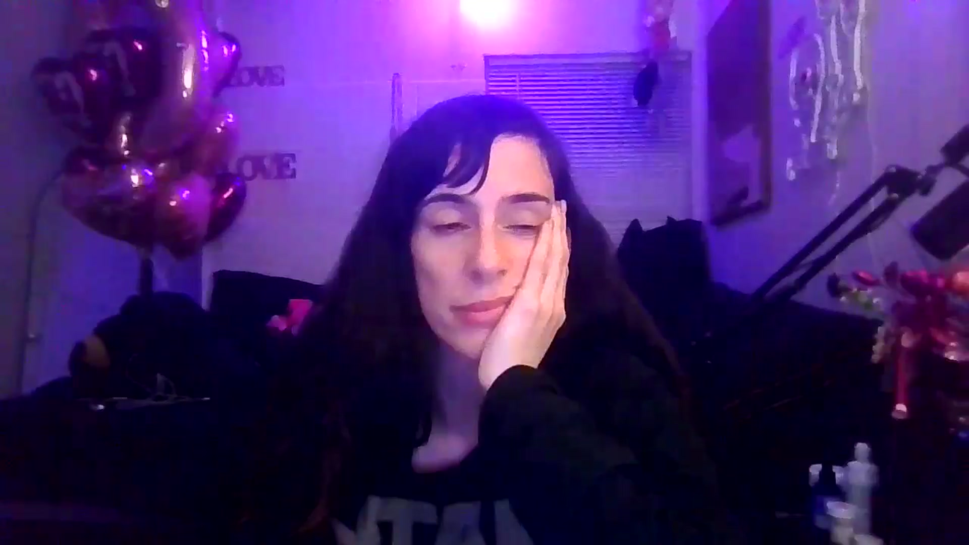 Gallery image thumbnail from Aspen_White's myfreecams stream on, 02/16/2025, 10:04 image 20 of 20
