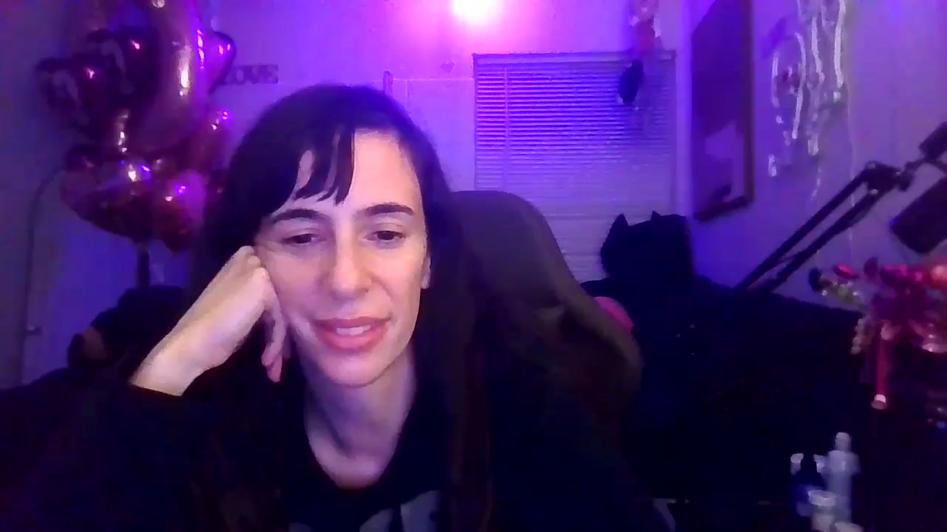 Gallery image thumbnail from Aspen_White's myfreecams stream on, 02/16/2025, 10:54 image 8 of 20