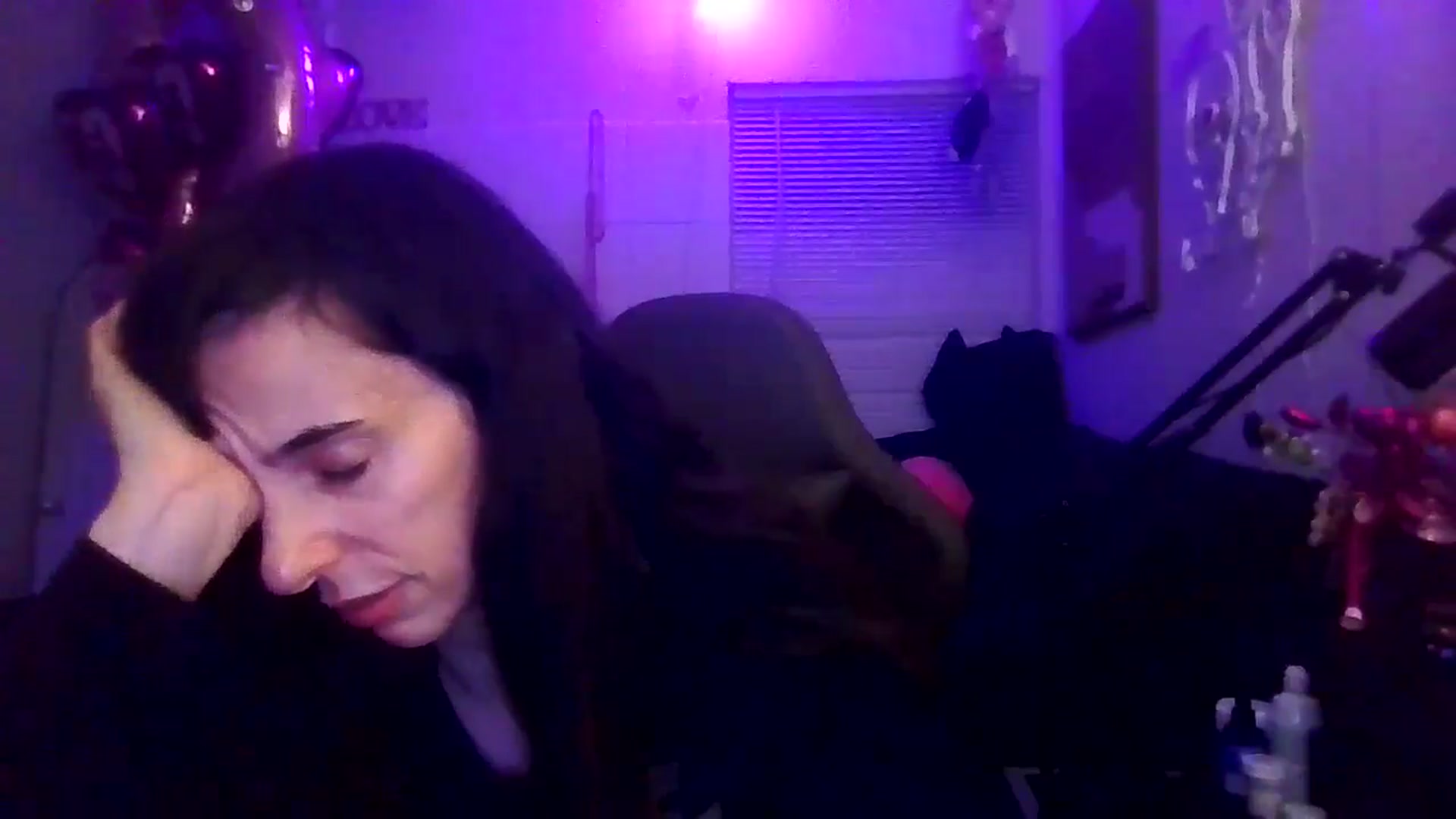 Gallery image thumbnail from Aspen_White's myfreecams stream on, 02/16/2025, 10:54 image 10 of 20