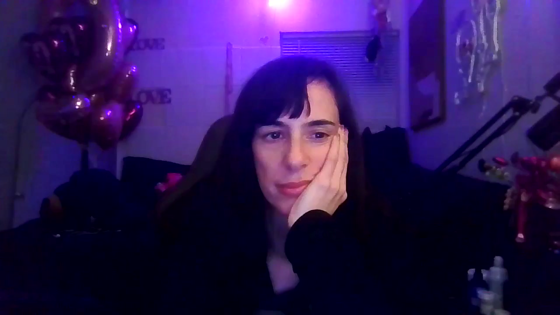Gallery image thumbnail from Aspen_White's myfreecams stream on, 02/16/2025, 10:54 image 17 of 20