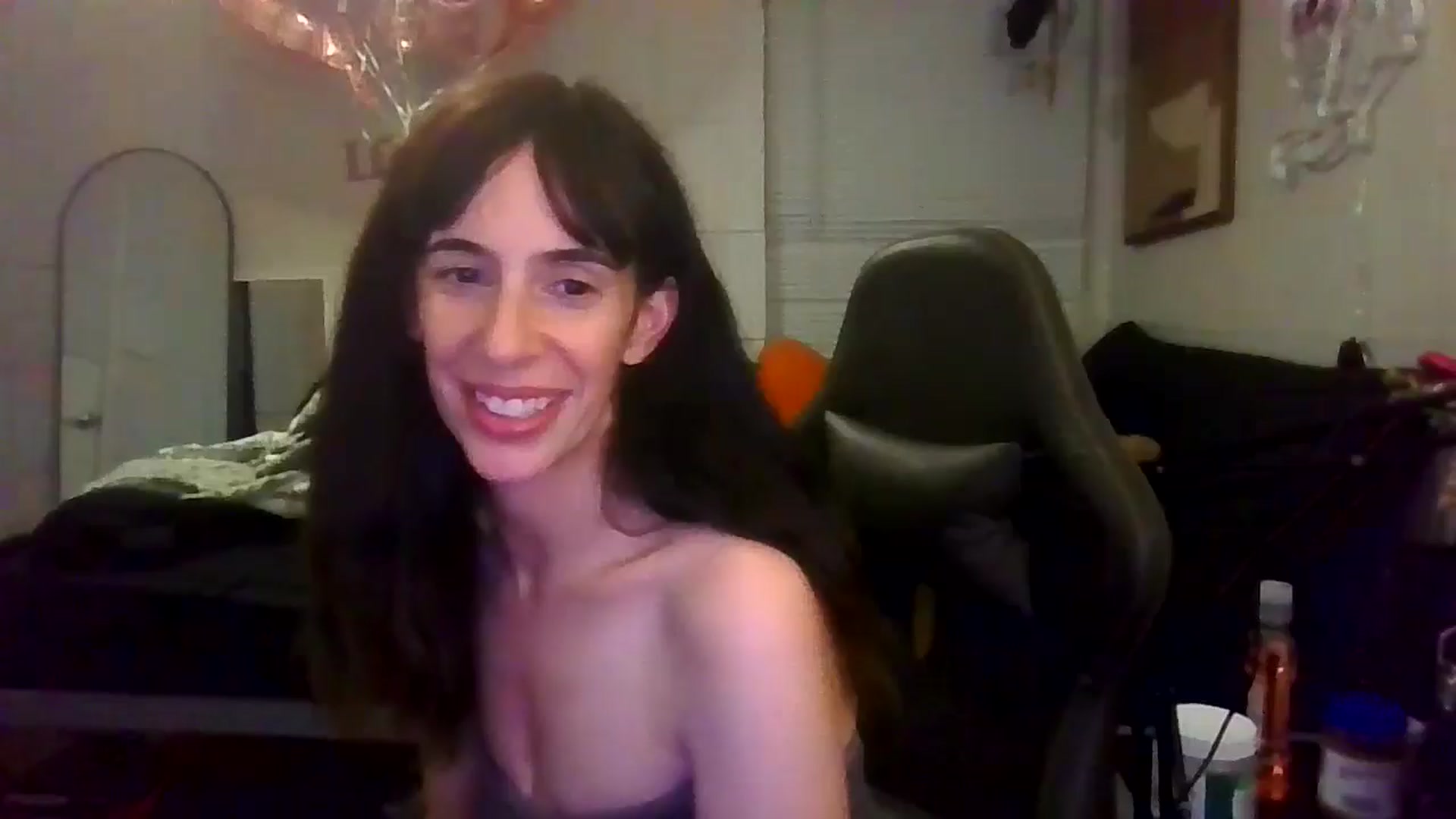 Gallery image thumbnail from Aspen_White's myfreecams stream on, 02/19/2025, 09:16 image 9 of 20