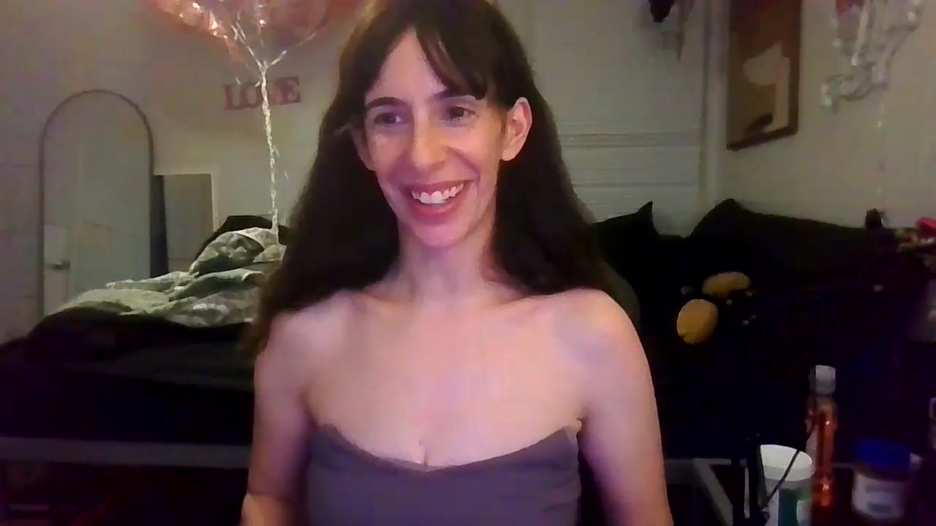 Gallery image thumbnail from Aspen_White's myfreecams stream on, 02/19/2025, 09:16 image 3 of 20