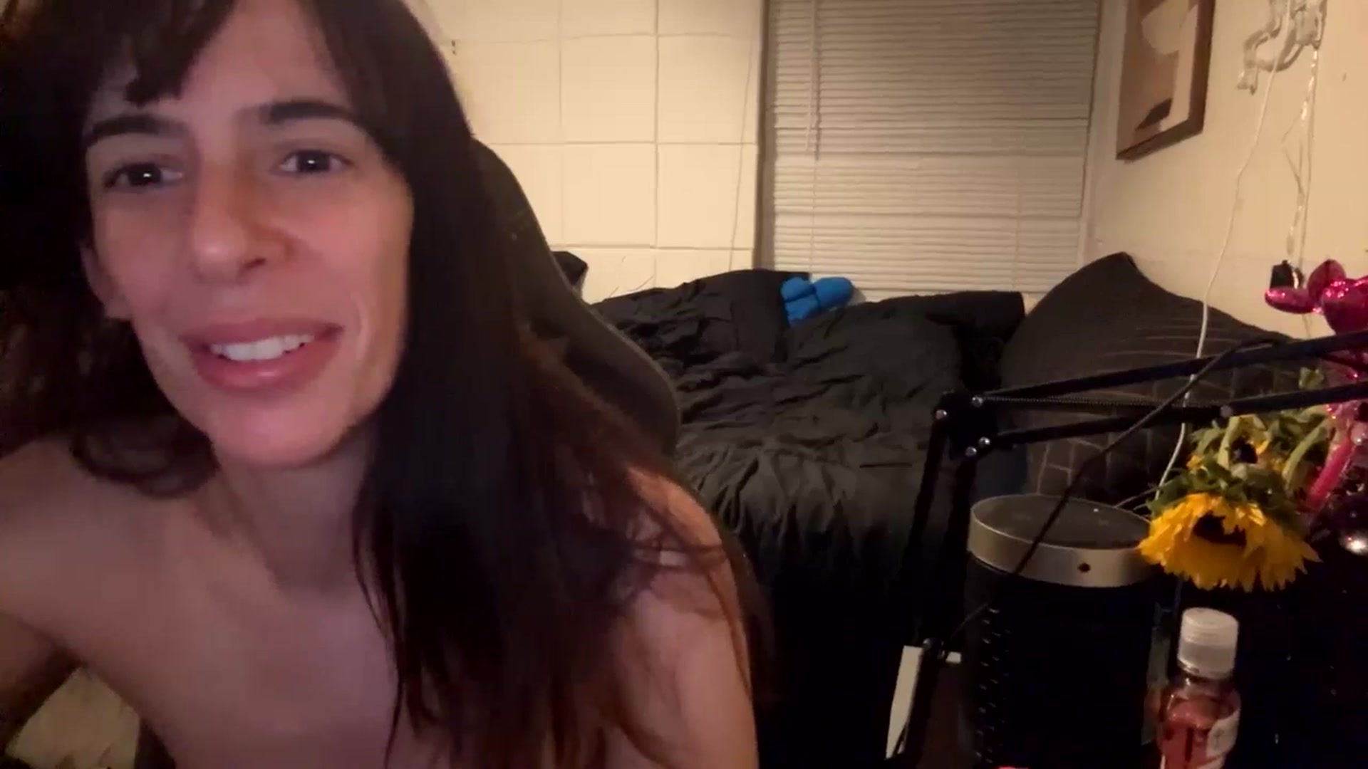 Gallery image thumbnail from Aspen_White's myfreecams stream on, 02/26/2025, 10:21 image 15 of 20