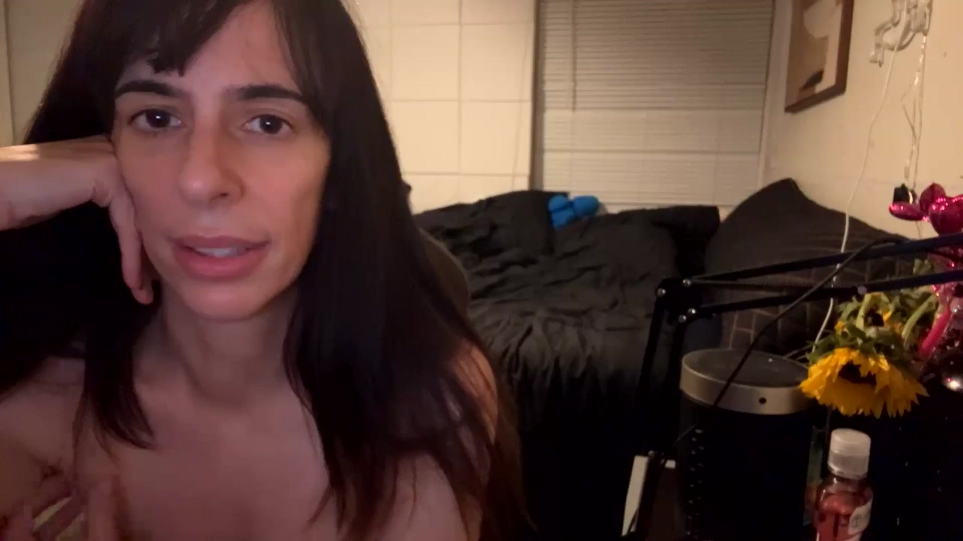 Gallery image thumbnail from Aspen_White's myfreecams stream on, 02/26/2025, 10:21 image 11 of 20