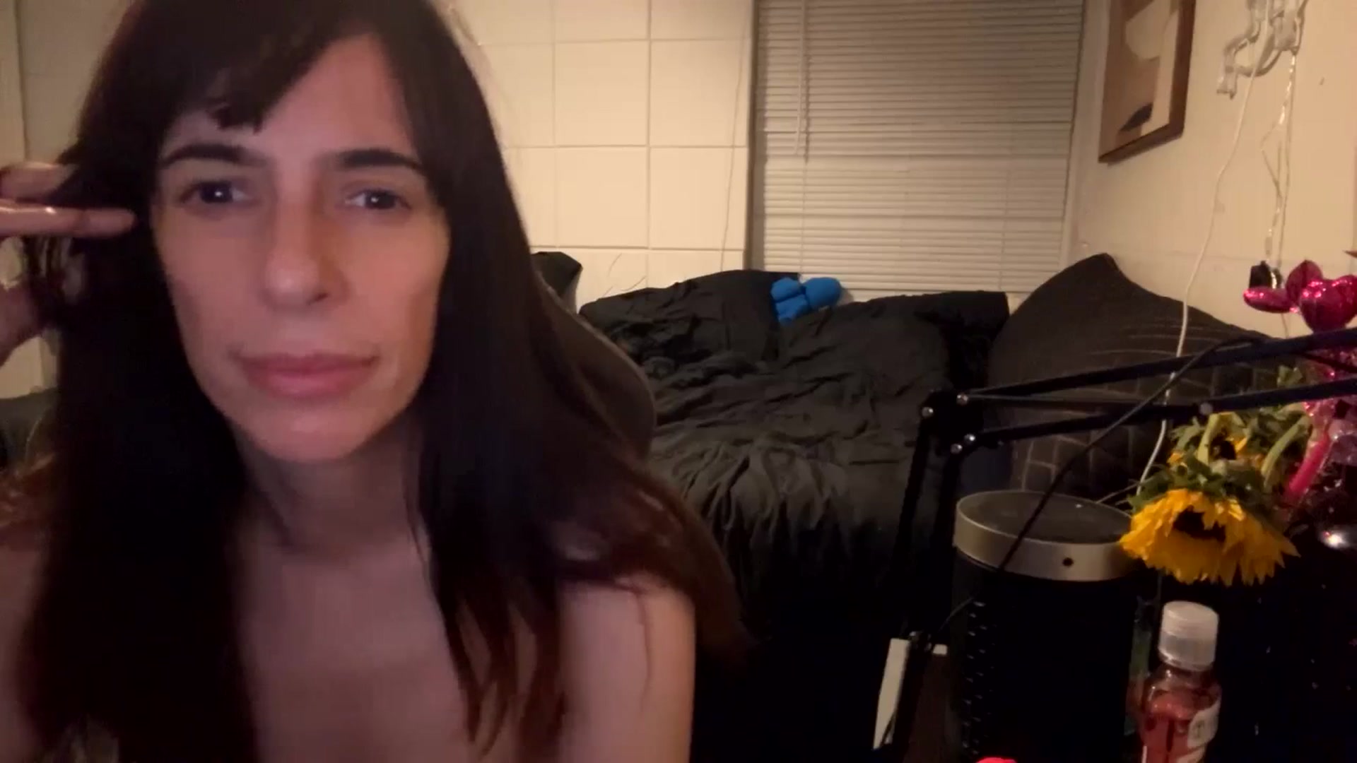 Gallery image thumbnail from Aspen_White's myfreecams stream on, 02/26/2025, 10:21 image 10 of 20