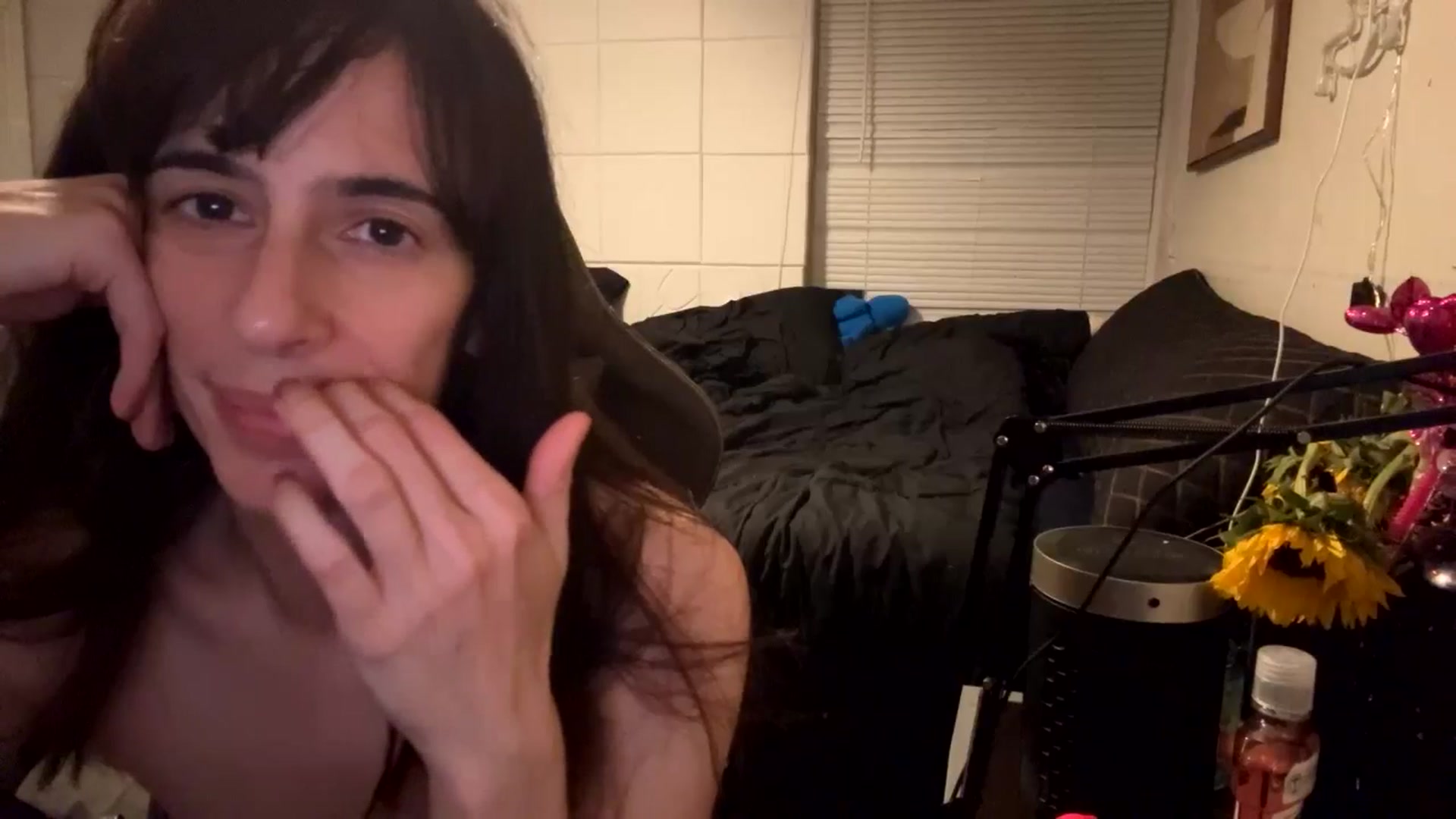 Gallery image thumbnail from Aspen_White's myfreecams stream on, 02/26/2025, 10:21 image 18 of 20