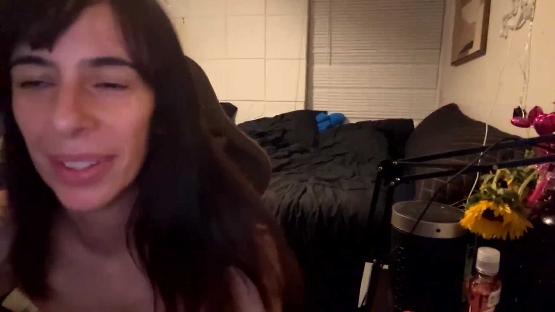 Gallery image thumbnail from Aspen_White's myfreecams stream on, 02/26/2025, 10:21 image 12 of 20