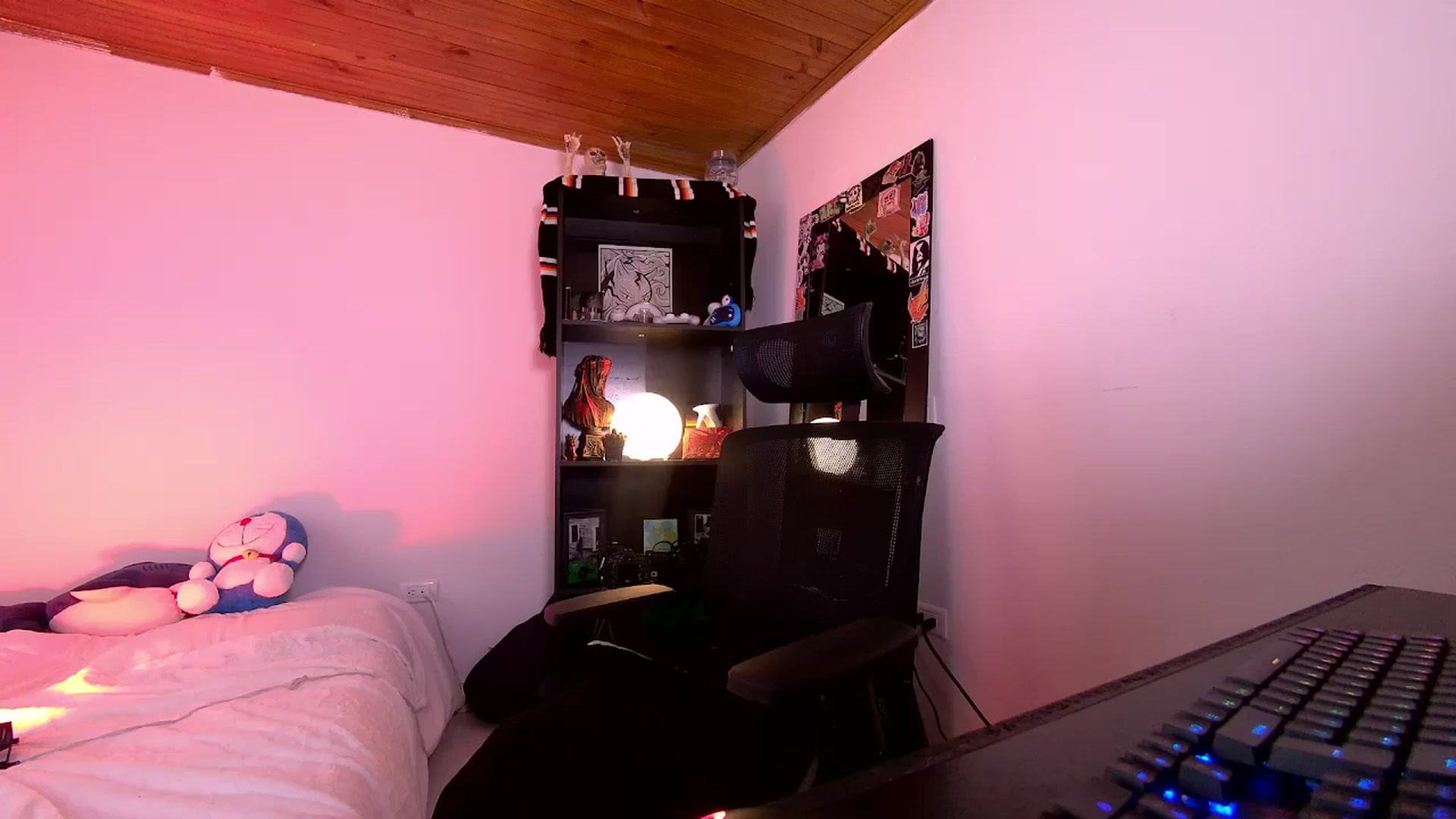 Gallery image thumbnail from Ast4rte4's myfreecams stream on, 02/25/2026, 18:12 image 11 of 20