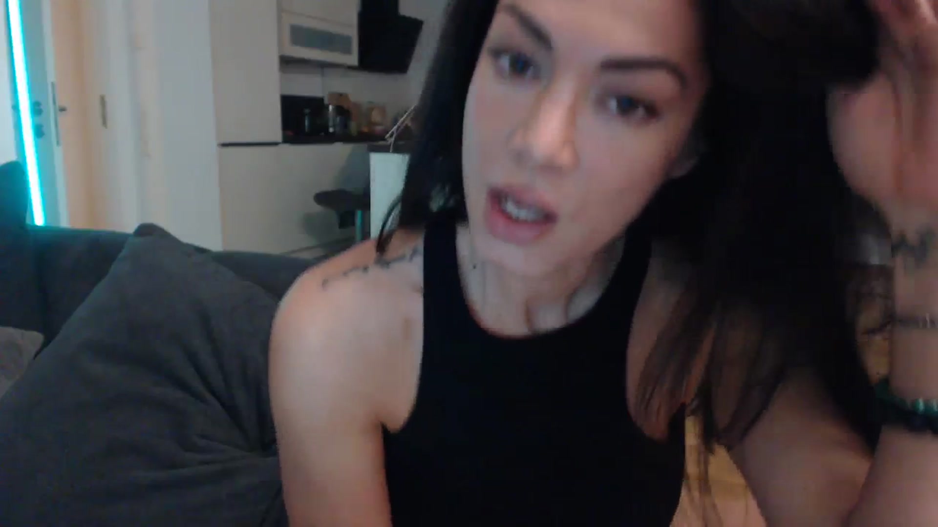 Gallery image thumbnail from AstekAngel's myfreecams stream on, 02/15/2024, 01:04 image 11 of 20