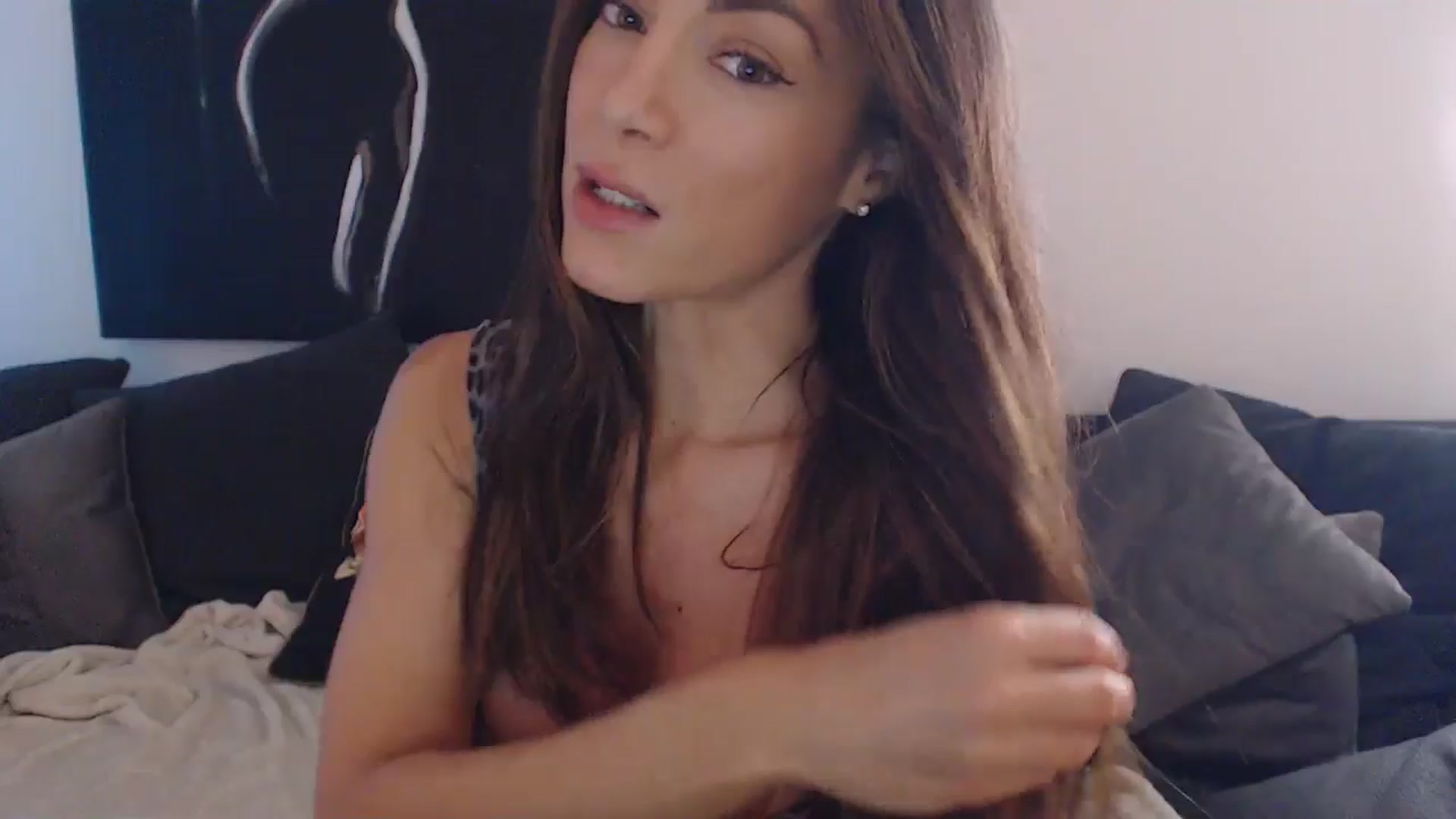 Gallery image thumbnail from AstekAngel's myfreecams stream on, 05/24/2024, 24:02 image 5 of 20