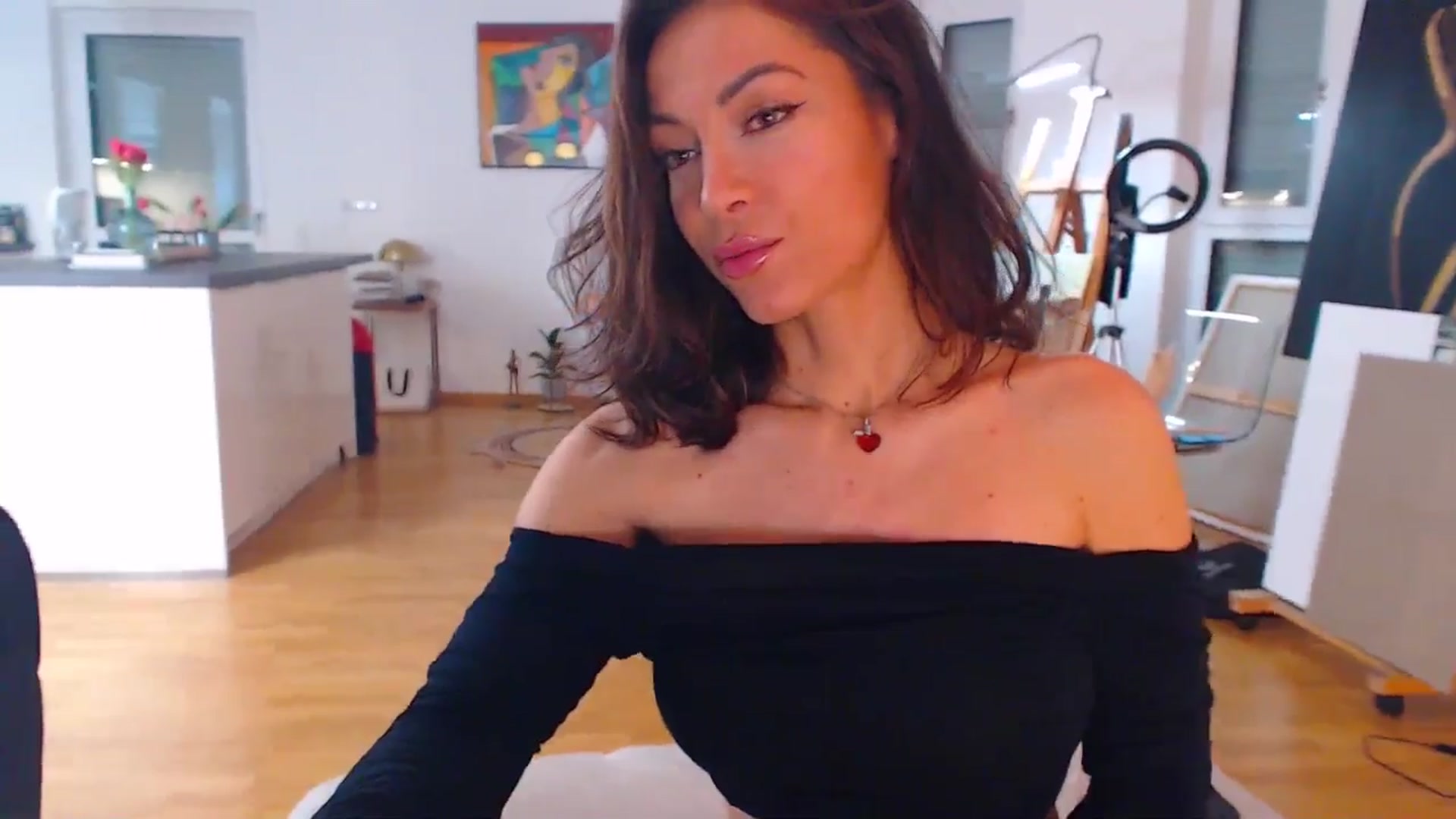 Gallery image thumbnail from AstekAngel's myfreecams stream on, 01/31/2025, 01:49 image 9 of 20