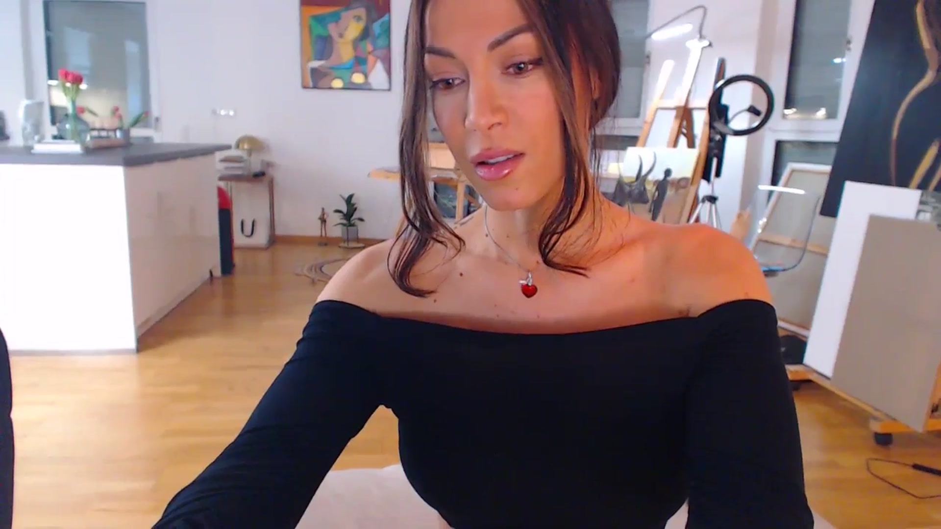 Gallery image thumbnail from AstekAngel's myfreecams stream on, 01/31/2025, 01:49 image 14 of 20