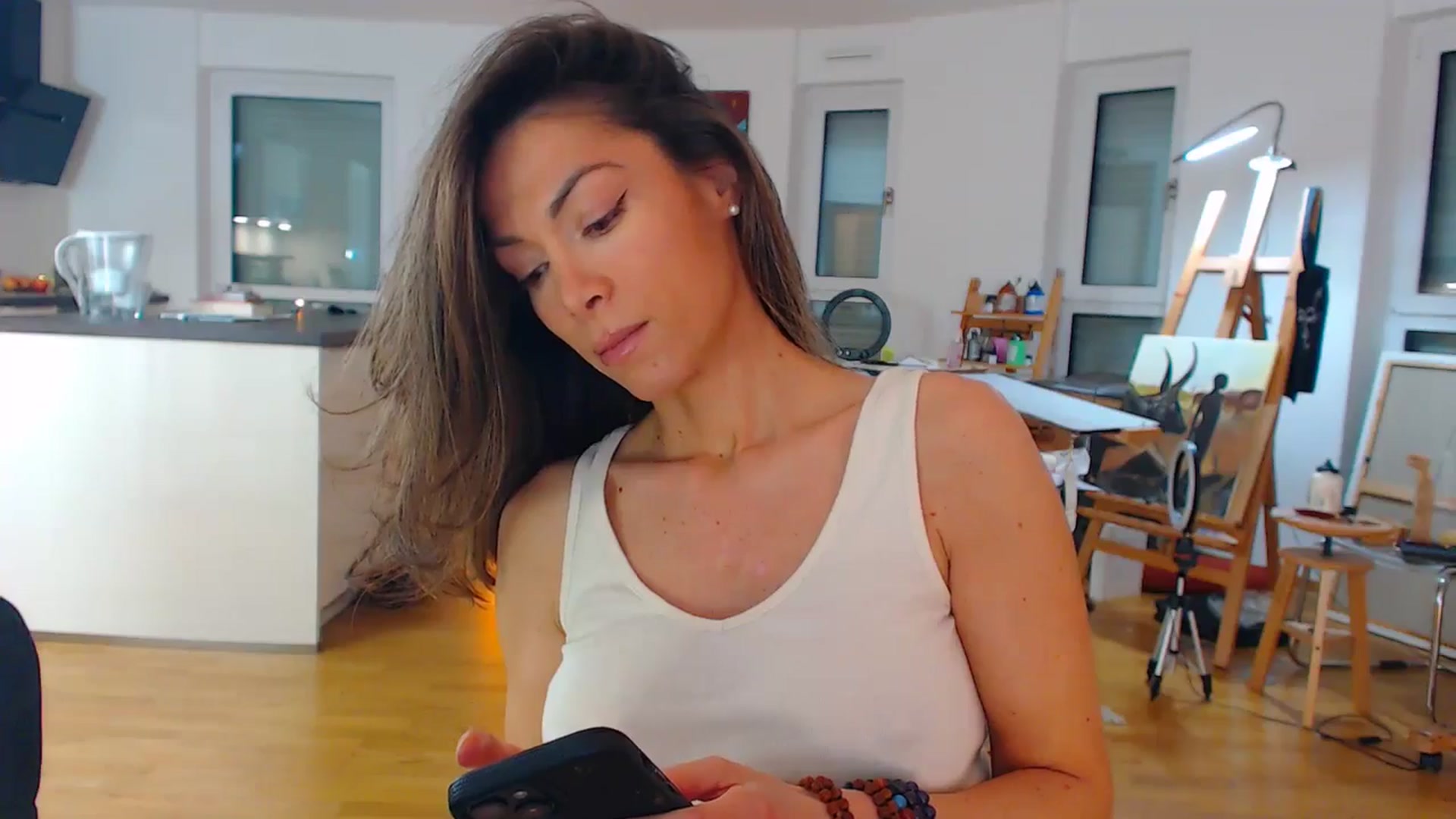 Gallery image thumbnail from AstekAngel's myfreecams stream on, 04/16/2025, 24:40 image 14 of 20