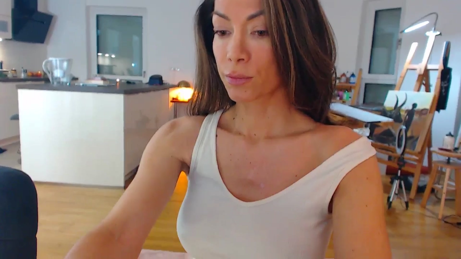 Gallery image thumbnail from AstekAngel's myfreecams stream on, 04/16/2025, 24:40 image 17 of 20