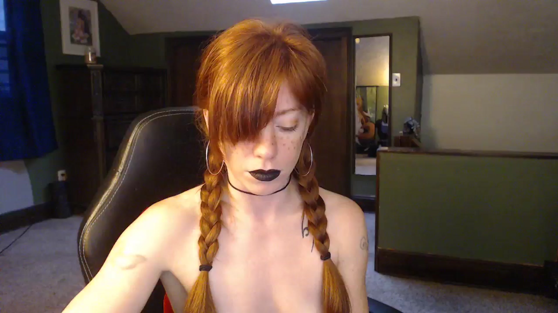 Gallery image thumbnail from AstraeaSiren's myfreecams stream on, 11/17/2023, 19:50 image 6 of 20