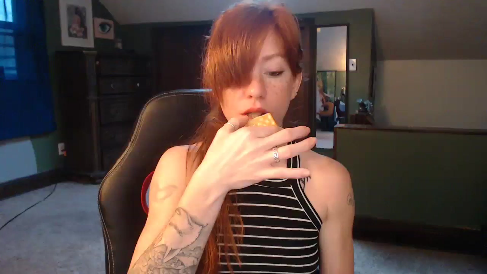 Gallery image thumbnail from AstraeaSiren's myfreecams stream on, 12/08/2023, 20:55 image 4 of 20