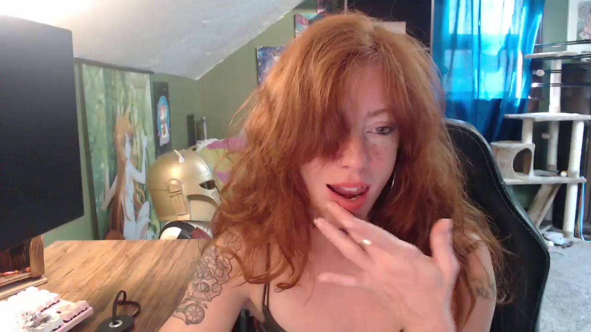Gallery image thumbnail from AstraeaSiren's myfreecams stream on, 10/04/2024, 18:42 image 13 of 20