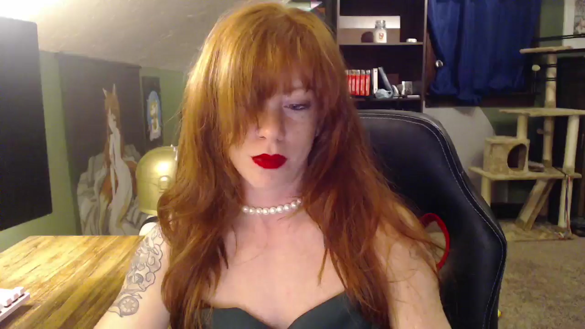Gallery image thumbnail from AstraeaSiren's myfreecams stream on, 12/05/2024, 07:40 image 17 of 20